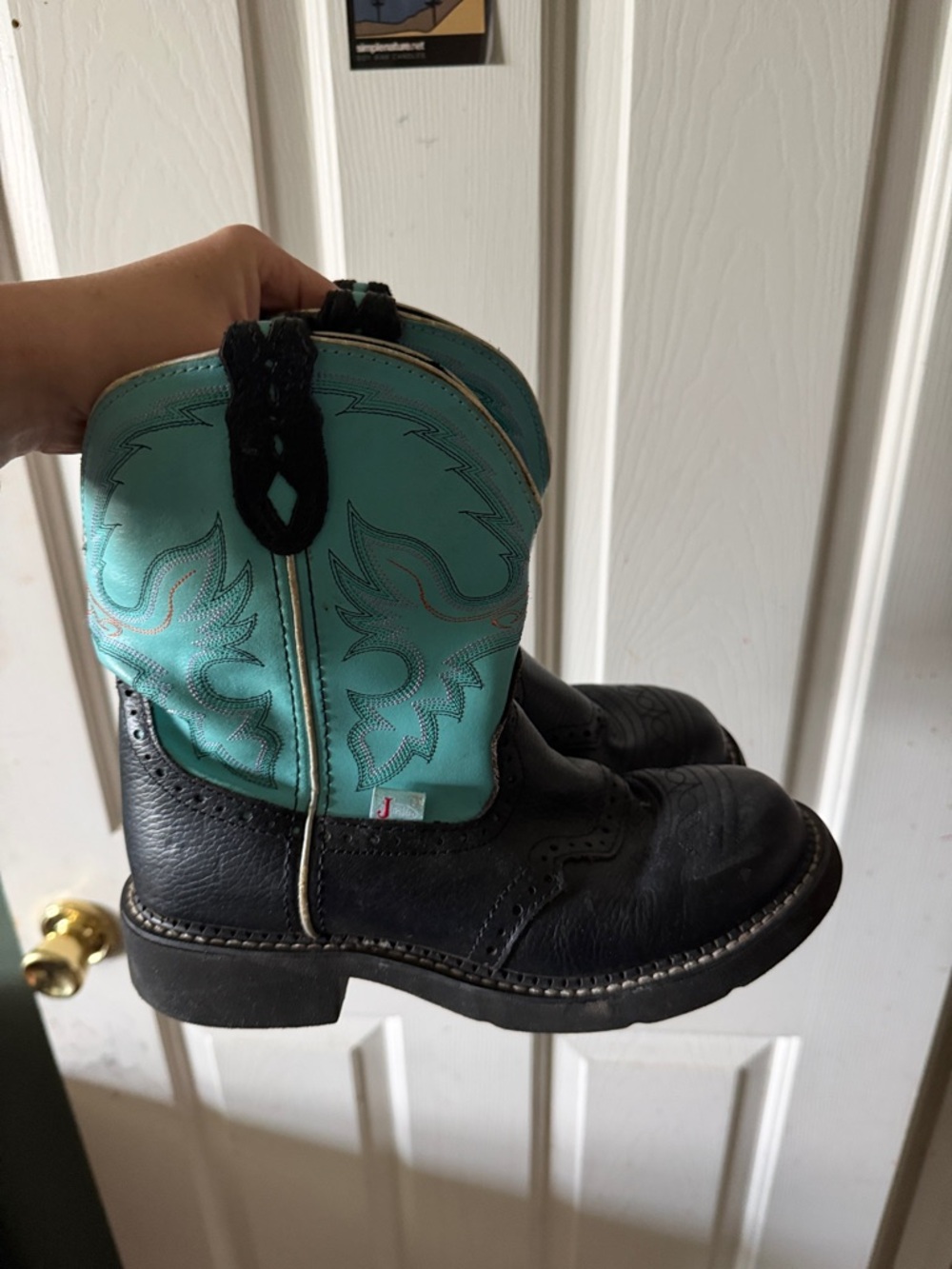 Justin boots pre owned size 8 1/2 B